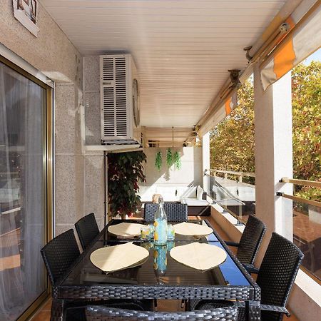 Uhc Michelangelo Apartments Салоу Экстерьер фото