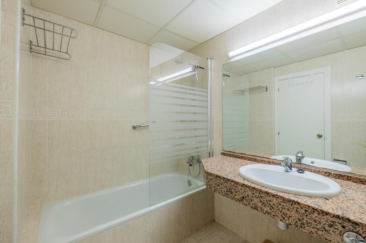 Uhc Michelangelo Apartments Салоу Экстерьер фото