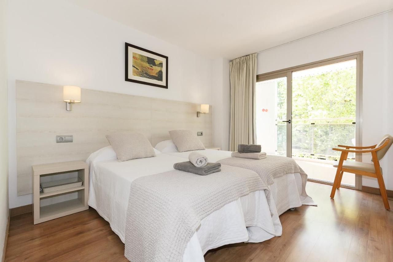 Uhc Michelangelo Apartments Салоу Экстерьер фото