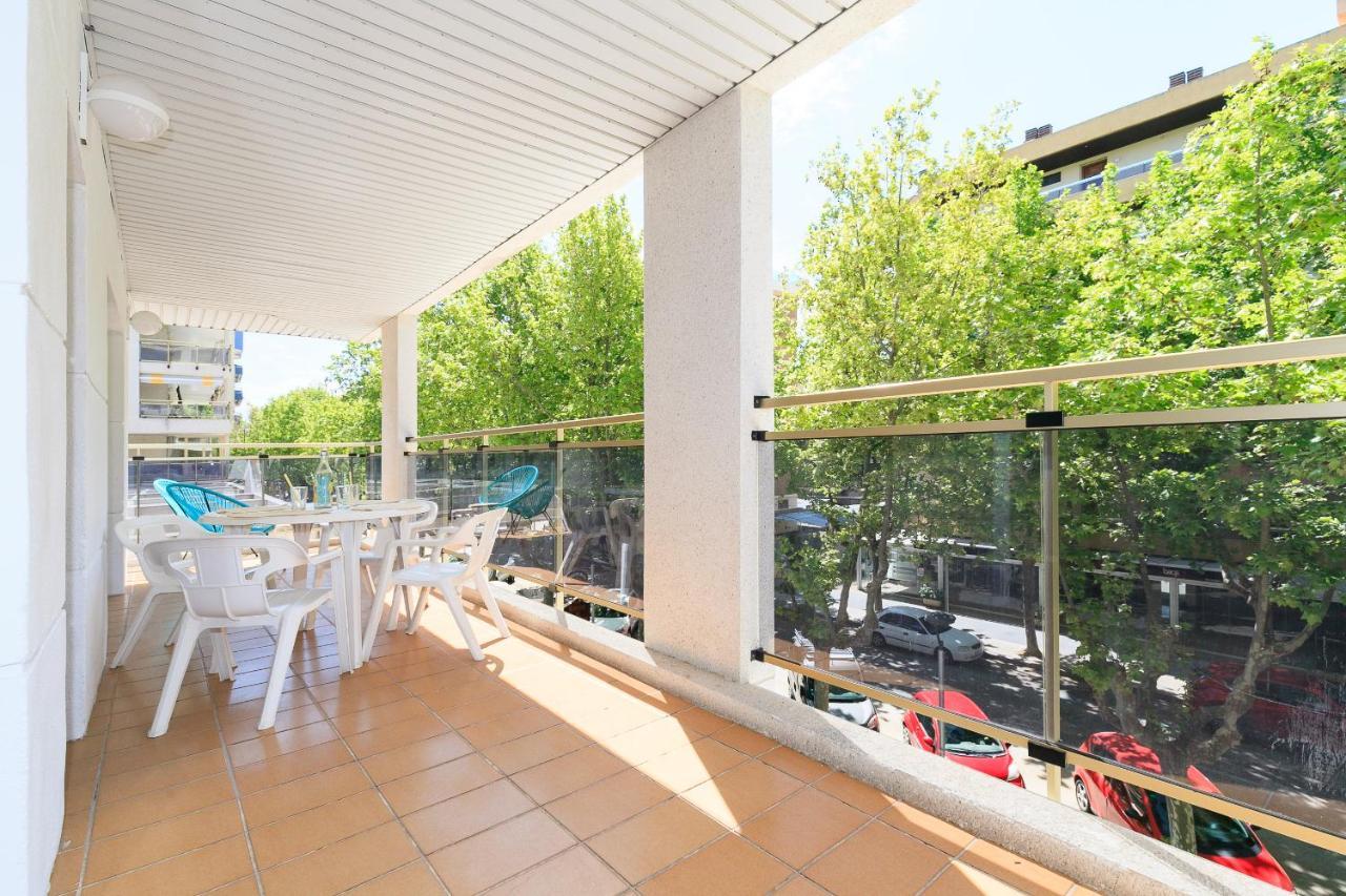 Uhc Michelangelo Apartments Салоу Экстерьер фото