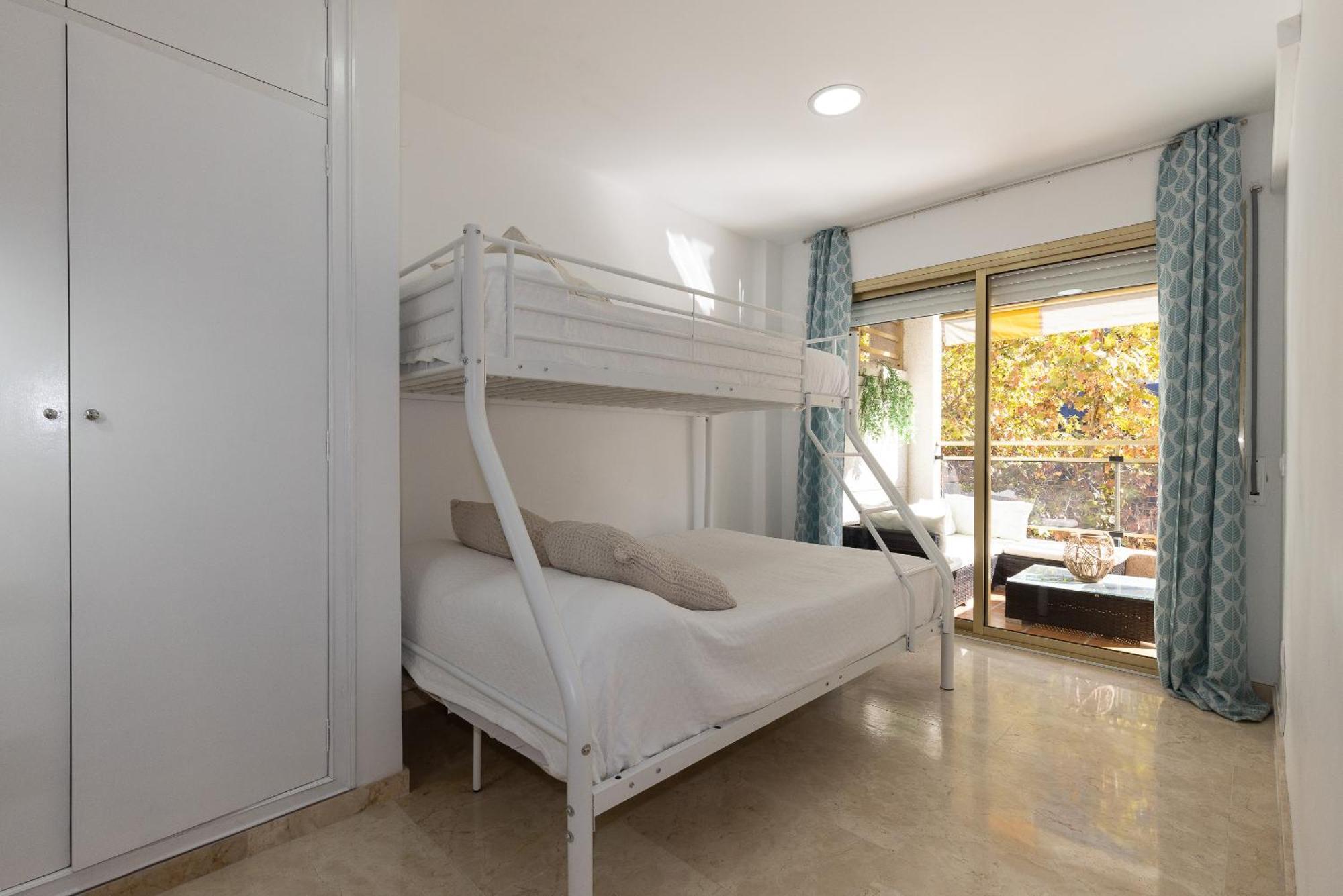 Uhc Michelangelo Apartments Салоу Номер фото