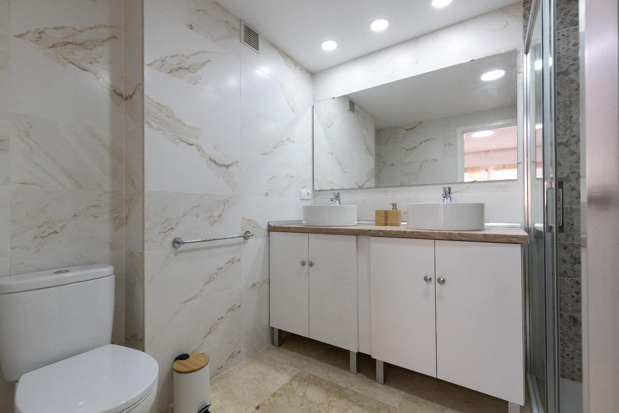 Uhc Michelangelo Apartments Салоу Номер фото