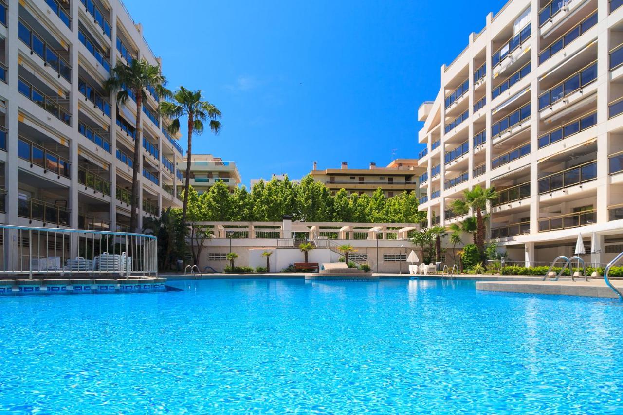 Uhc Michelangelo Apartments Салоу Экстерьер фото